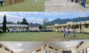 Kepala Sekolah dan Dewan Guru SMK Negeri 8 Halteng menyambut siswa baru saat hari pertama masuk sekolah. (Foto: Dok. Ist)